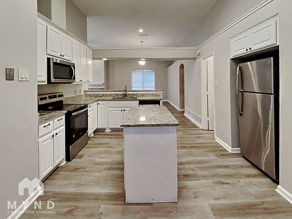 5th image of 1628 Mockingbird Ln