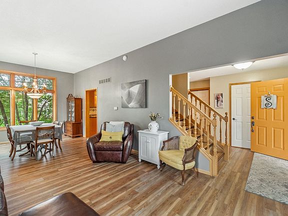 5th image of 4123 Briarwood Dr