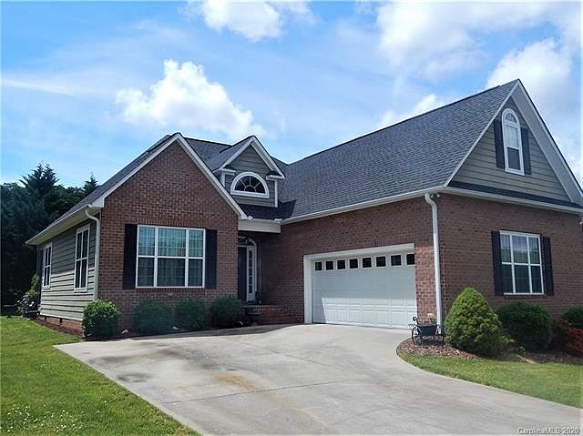 1st image of 115 Henrys Glen Dr