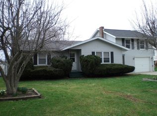 1104 Tuscawilla Dr, Charles Town, WV