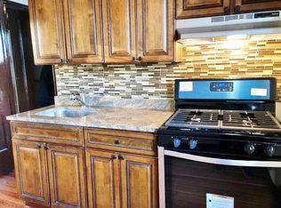3733 28th St APT 10, Long Island City, NY 11101