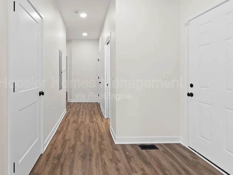 4448 Evanston Ave #B — Photo 16