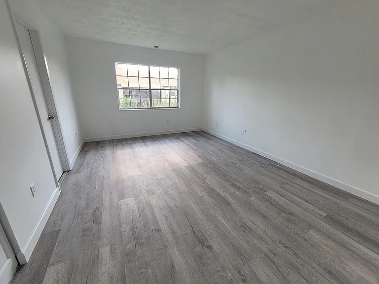 5329 Hansel Ave #B-4 — Photo 11