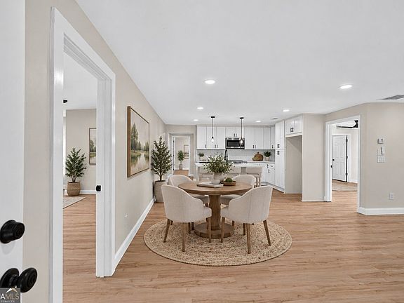 4th image of 98 Viper Ln