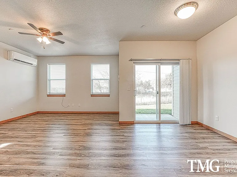 3251 Lewis Ln — Photo 3