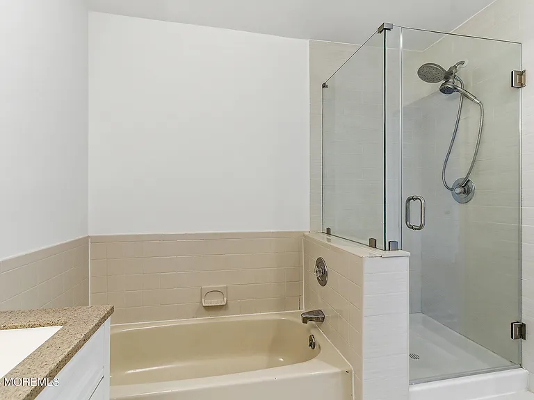 280 Fairfield Pl — Photo 16