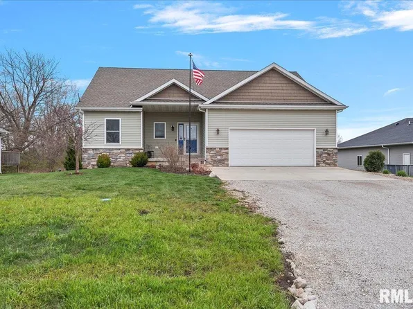 204 Hillcrest Dr, Mechanicsburg, IL 62545