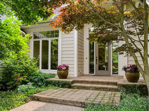 2nd image of 6418 Oakridge Dr