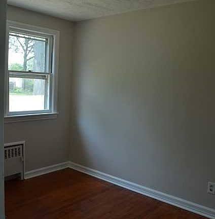 5th image of 66 Midland Ave