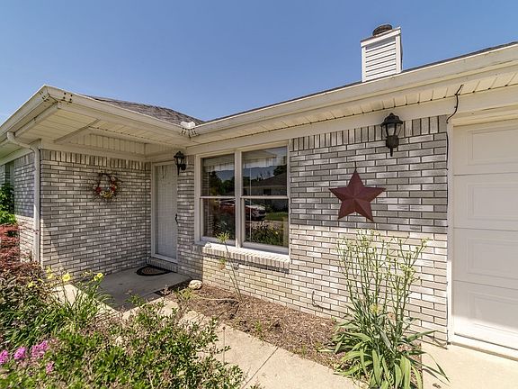 2nd image of 4800 N Pebble Ct