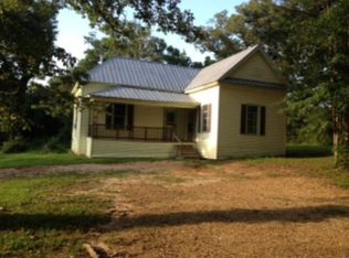 4015 McComb Holmesville Rd, McComb, MS 39648