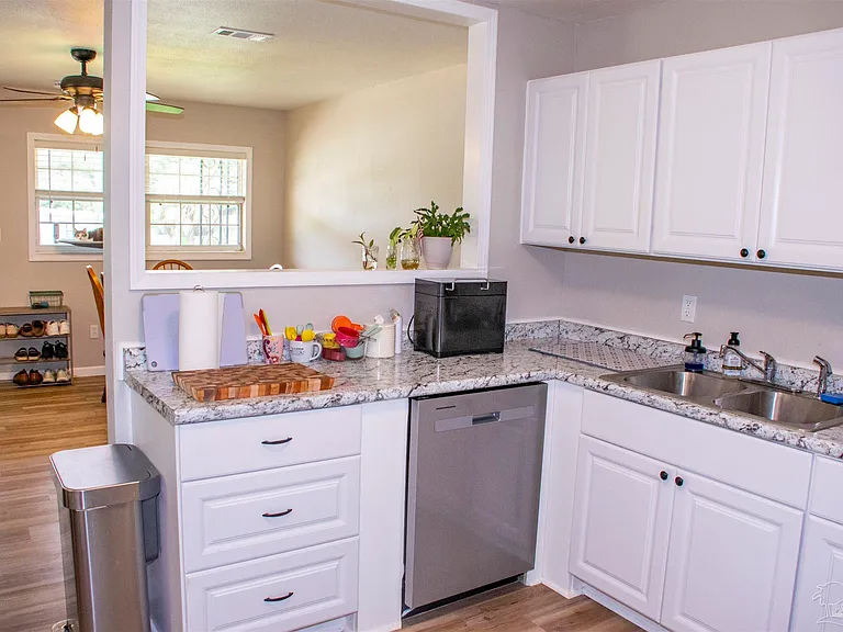 5357 Locklin Ave — Photo 26