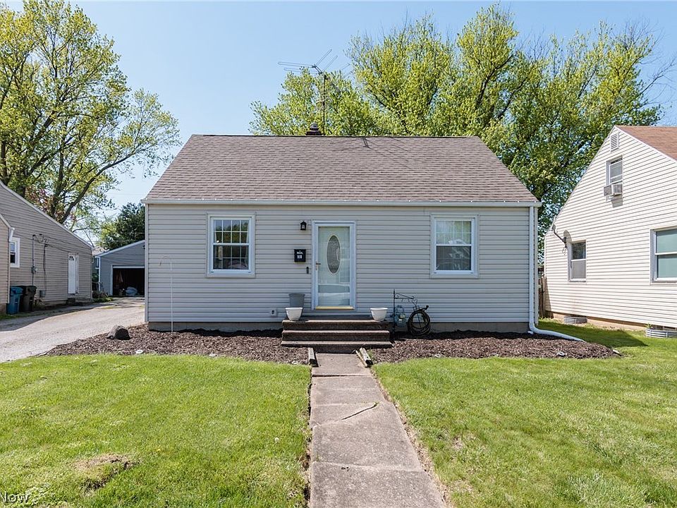 1st image of 838 Warwick Dr