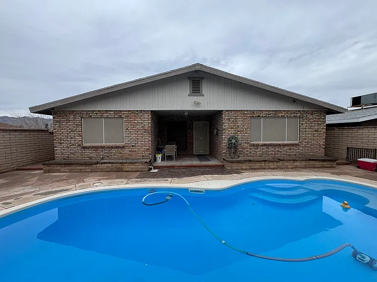 1464 Riverfront Dr — Photo 5