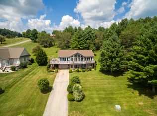 45 Lone Oak Ct, Laurel Fork, VA 24352