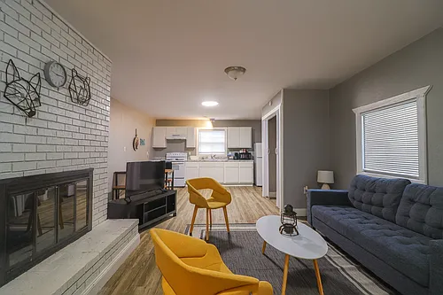 205 W Nettleton Ave Photo 1
