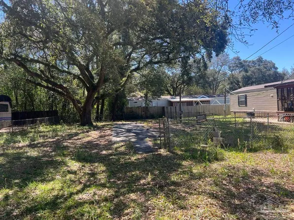 2467 Buckingham Rd, Pensacola, FL 32526