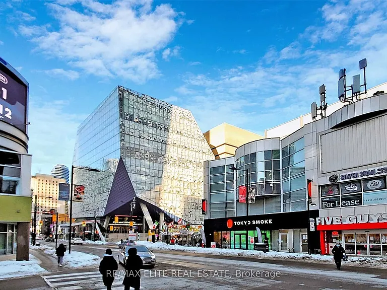 20 Edward St #1307 — Photo 37