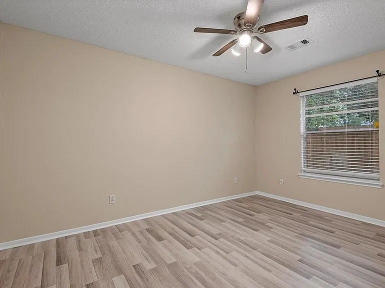 18182 Forest Cedars Dr — Photo 17