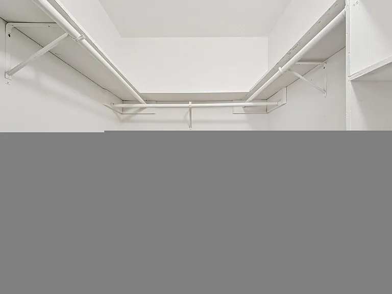 Ridley Apartments — Photo 22