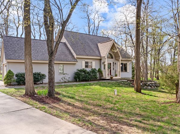 11096 Whispering Ridge Trl, Fenton, MI 48430