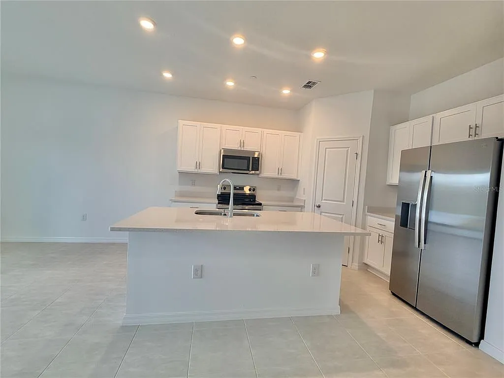 3 bed, 2.5 bath, 1285 sqft, $2,800 — Photo 4