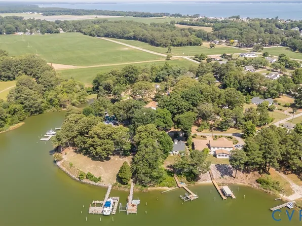 142 Circle Dr, Deltaville, VA 23043