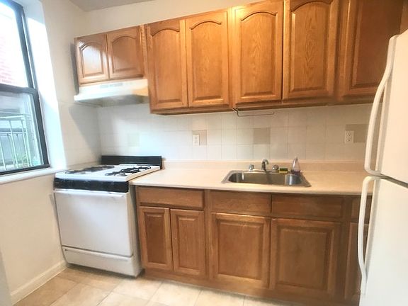 4th image of 4820 48th St #C3