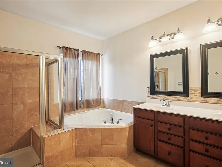 9003 Belo Gate Dr — Photo 14