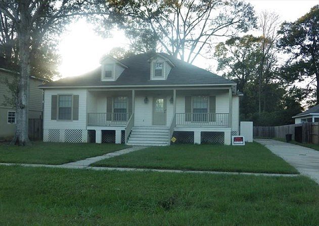 2nd image of 3297 Tupelo St