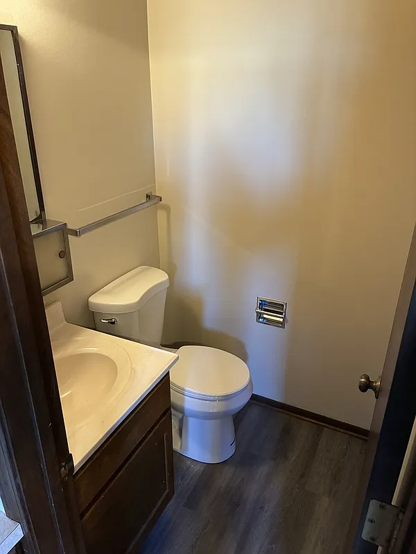2 bed, 1.5 bath, $950 — Photo 4