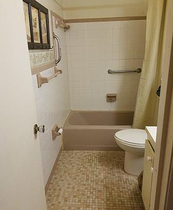 5th image of 7000 Port Blvd APT 7