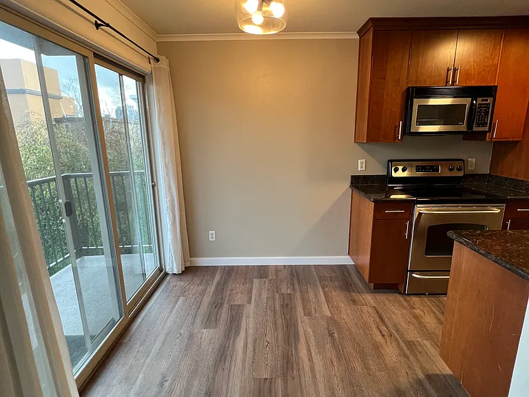 1016 6th Ave N #301 — Photo 5