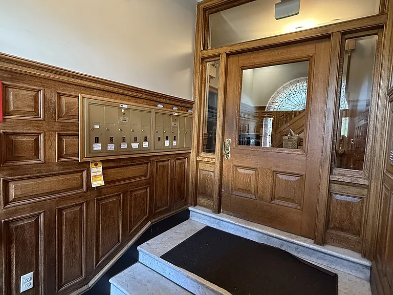 vestibule mailbox