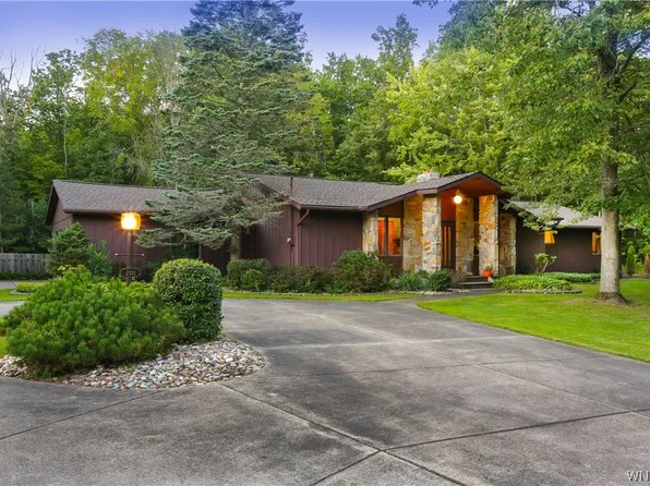 2111 Ferry Rd, Grand Island, NY 14072