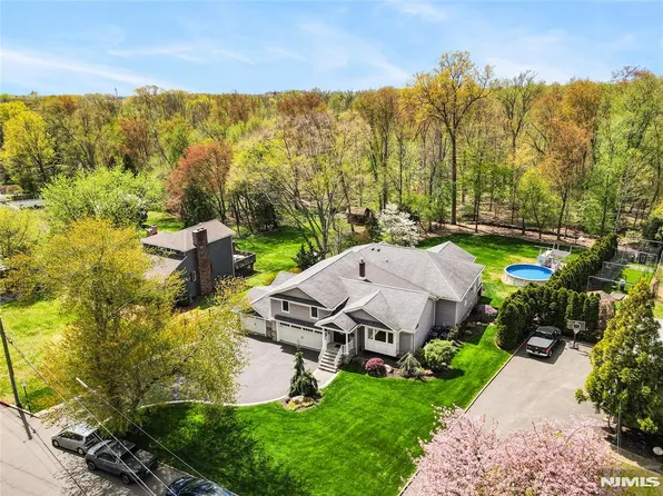 146 President Rd, Washington Township, NJ 07676