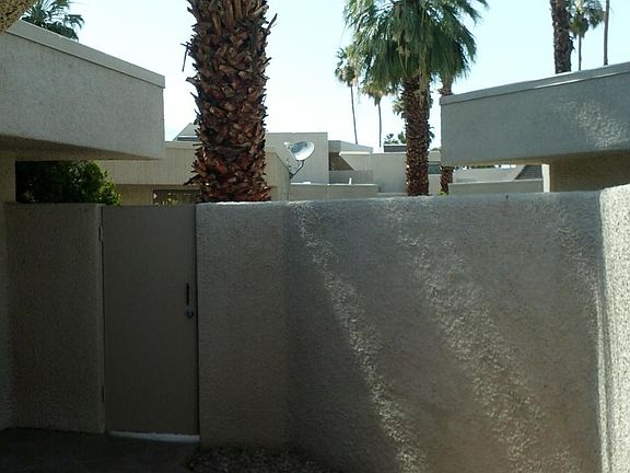 TILED Walled patio with lock gate