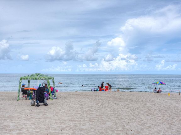 4th image of 4140 N Ocean Drive #205W