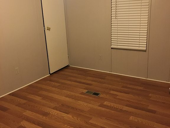 4th image of 901 Avery Cir