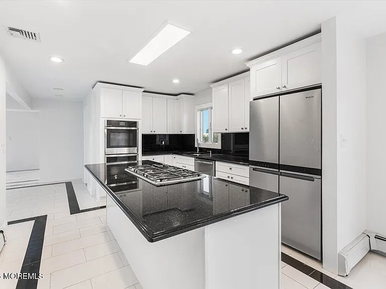 8 Pullman Ave — Photo 18