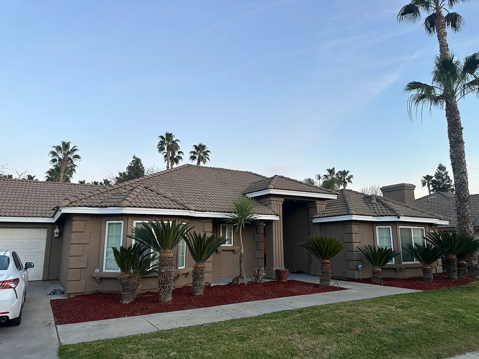 3 bed, 2157 sqft, $2,750 — Photo 2