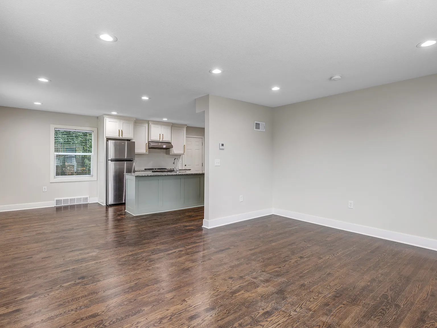 2 bed, 1175 sqft, $1,300 — Photo 3