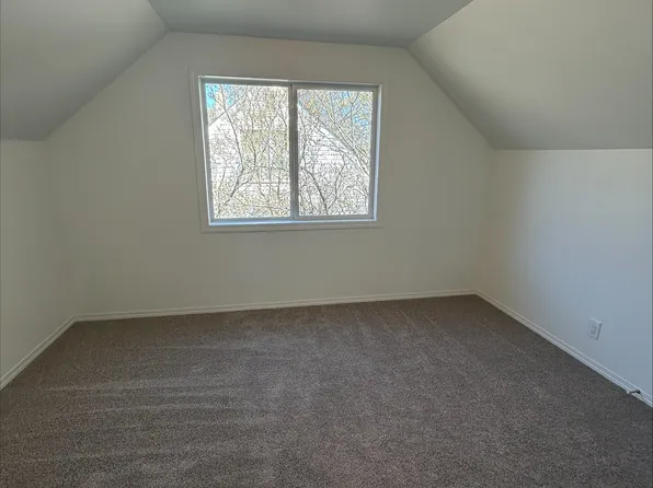 11820 61st St NW, Edmonton, AB T5W 4A7