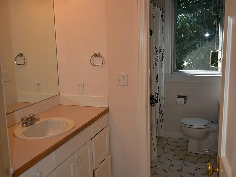 1408 N 47th St — Photo 16