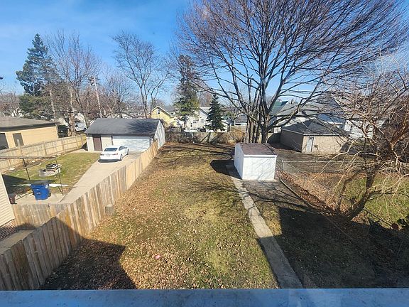 2nd image of 2011 Geneva STREET