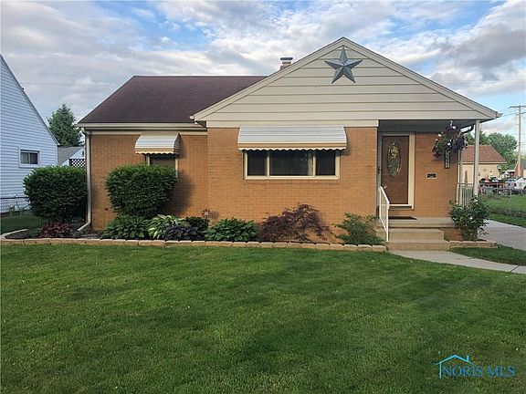 2nd image of 1655 Charmaine Dr