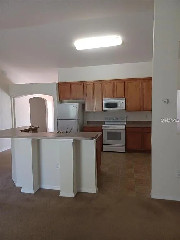 3 bed, 2.0 bath, 2014 sqft, $1,950 — Photo 3