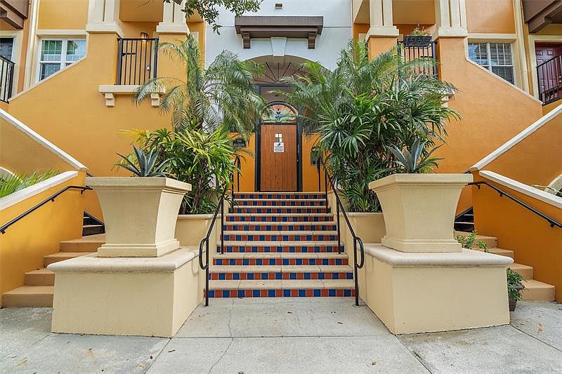 1st image of 100 4th Ave S APT 222