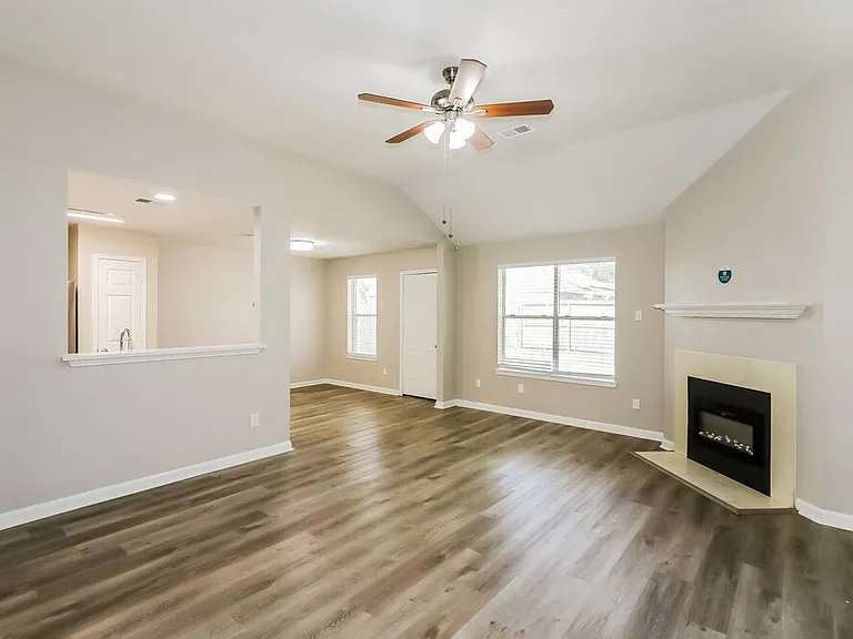 4509 Fox Run St — Photo 4