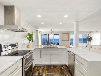 3121 Alki Avenue SW #C, Seattle, WA, 98116